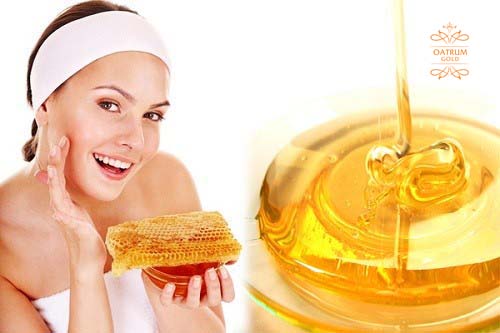  Dùng mật ong nguyên chất giúp loại bỏ mụn đầu đen và se khít lỗ chân lông.