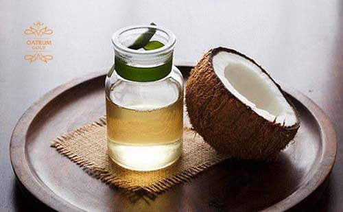  Dầu dừa nguyên chất giúp cung cấp vitamin dưỡng ẩm da, giúp da sáng mịn đều màu.