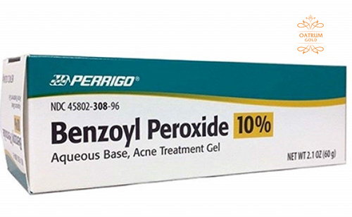 Sử dụng kem bôi chứa Benzoyl Peroxide trị mụn đầu trắng hiệu quả.