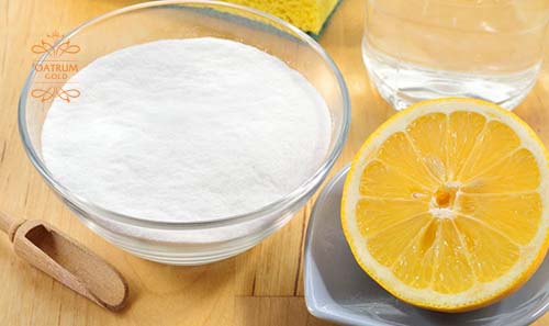 Dùng nước cam và baking soda giúp trị mụn trứng cá tuổi dậy thì an toàn.