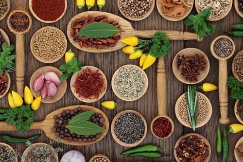 Ưu tiên sử dụng các loại kem dưỡng có nguồn gốc thành phần tự nhiên.