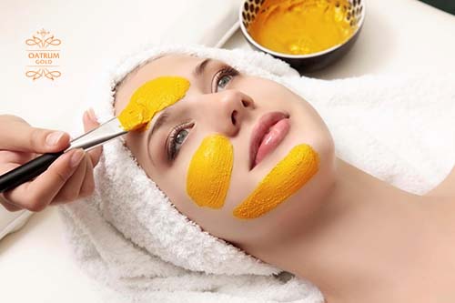  Mật ong nguyên chất giúp dưỡng ẩm da và làm đầy vết sẹo lõm an toàn.