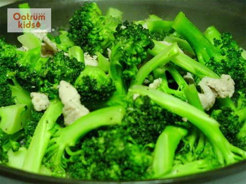  Bổ sung rau xanh giúp tăng chiều cao cho trẻ