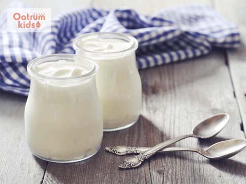  Sữa chua tốt cho hệ tiêu hoá của trẻ và giúp bé êm bụng ngủ ngon hơn.