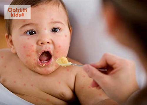  Nên nấu thức ăn mềm cho trẻ dễ ăn hơn