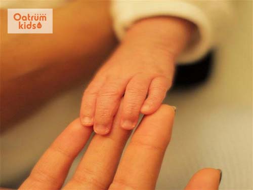  Móng tay lòng thìa ở trẻ là biểu hiện của việc thiếu sắt