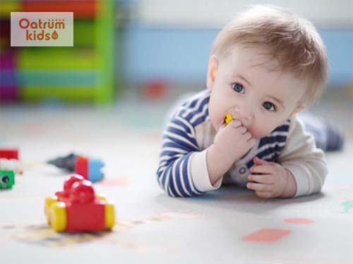 Bệnh tay chân miệng lây lan qua đường tiếp xúc