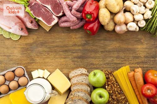  Cho trẻ ăn đầy đủ các nhóm chất giúp tăng sức đề kháng cho trẻ