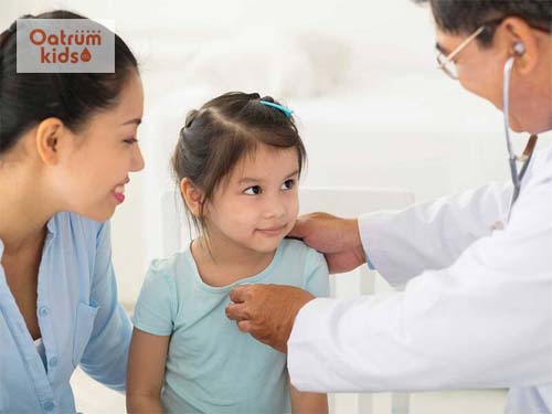  Khi trẻ bị mắc bệnh hen suyễn cần đưa trẻ đến các cơ sở y tế để điều trị