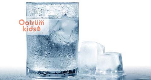 Không nên uống nước đá lạnh khi đang mang thai, kể cả là đồ ăn lạnh.