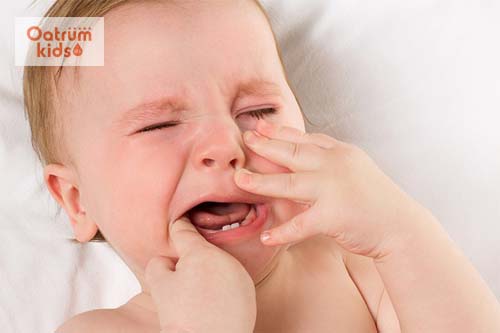  Trẻ đau đớn, quấy khóc khi bị nhiệt lưỡi 