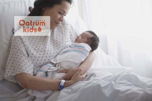  Bé bé sơ sinh kiểu ru ngủ giúp con yêu tiếp xúc nhiều hơn với mẹ.