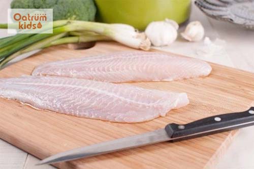  Đảm bảo lọc hết xương khi chế biến cá làm  thức ăn cho trẻ