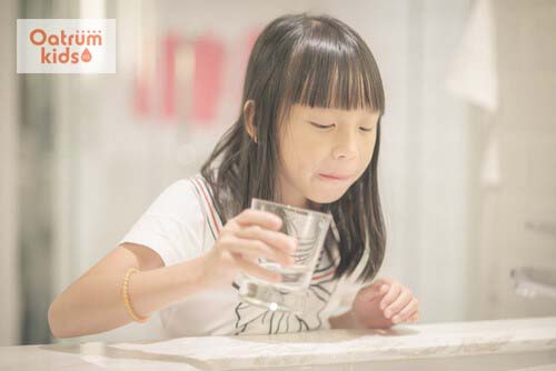  Nhắc trẻ súc miệng bằng nước muối để điều trị bệnh hiệu quả