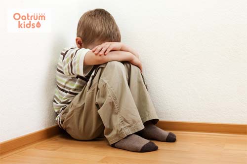 Tự kỷ là chứng bệnh vô cùng nguy hiểm đối với trẻ nhỏ và cả về sau này.