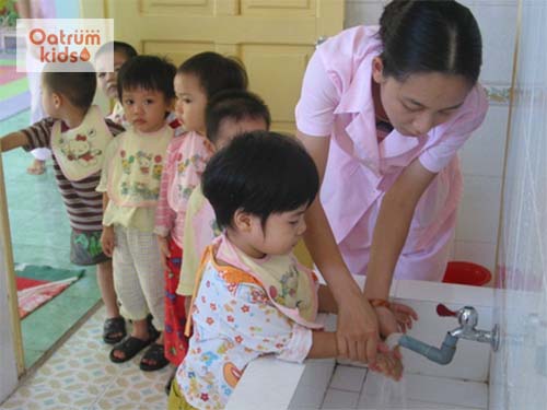  Giữ gìn vệ sinh sạch sẽ để phòng chống nhiễm giun sán cho trẻ