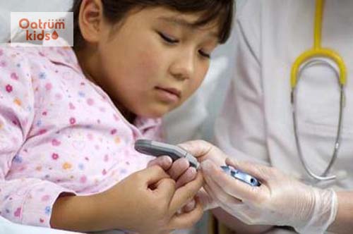 Trẻ bị ra mồ hôi nhiều rất có thể bị hạ đường huyết