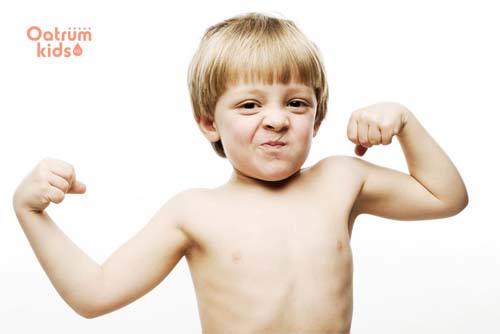 Trẻ ra nhiều mồ hôi rất có thể là dấu hiệu của bệnh còi xương