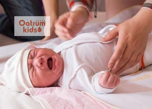  Trẻ sơ sinh ngủ quá ít sẽ ảnh hưởng tới sự phát triển của bé.