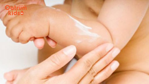 Gel Oatrum Kids giúp đập tan cơn ngứa ở trẻ