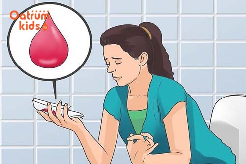  Máu báo là một trong các dấu hiệu cho thấy mẹ sắp chuyển dạ.