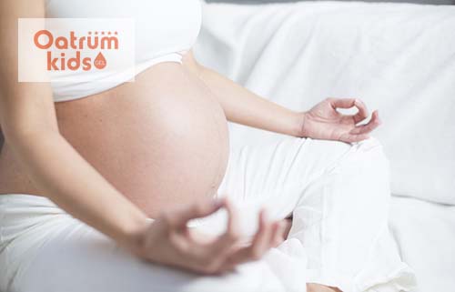  Tập thiền và yoga giúp mẹ bầu giảm cơn đau vùng xương chậu.