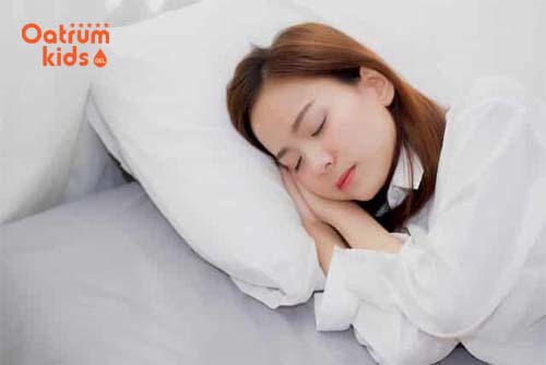  Thường xuyên buồn ngủ nhiều lần trong ngày