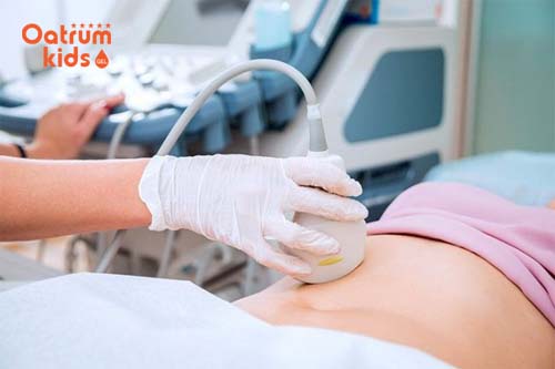  Mẹ nên đi kiểm tra thai định kỳ theo chỉ dẫn của bác sỹ.