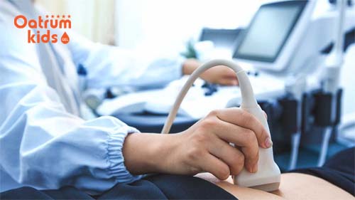 Siêu âm khám thai định kỳ để đảm bảo bé phát triển tốt.