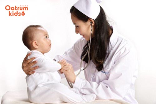 Khi bé xuất hiện dấu hiệu nguy hiểm hãy đưa tới bác sĩ ngay lập tức