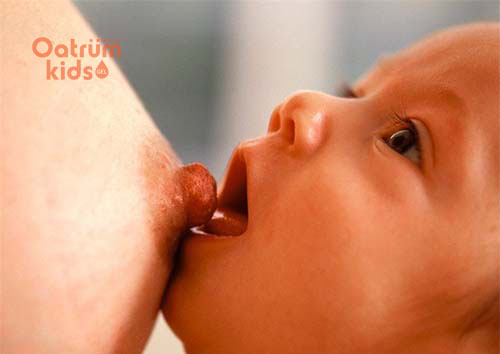  Nứt đầu ti (nứt cổ gà) gây đau đớn cho mẹ và ảnh hưởng tới trẻ