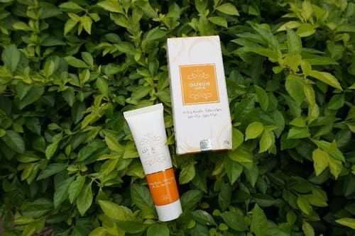 Sử dụng gel trị mụn Oatrum Gold để loại bỏ mụn mủ vùng kín