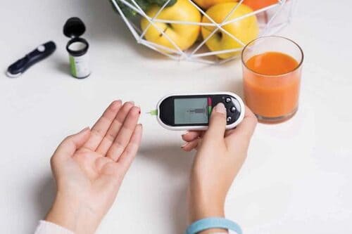 Kiểm soát lượng đường thông qua chế độ dinh dưỡng và luyện tập hợp lý