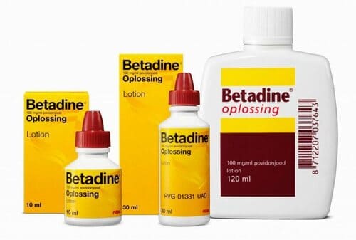 Thuốc sát trùng được sử dụng trong bước đầu tiên khi điều trị vết loét