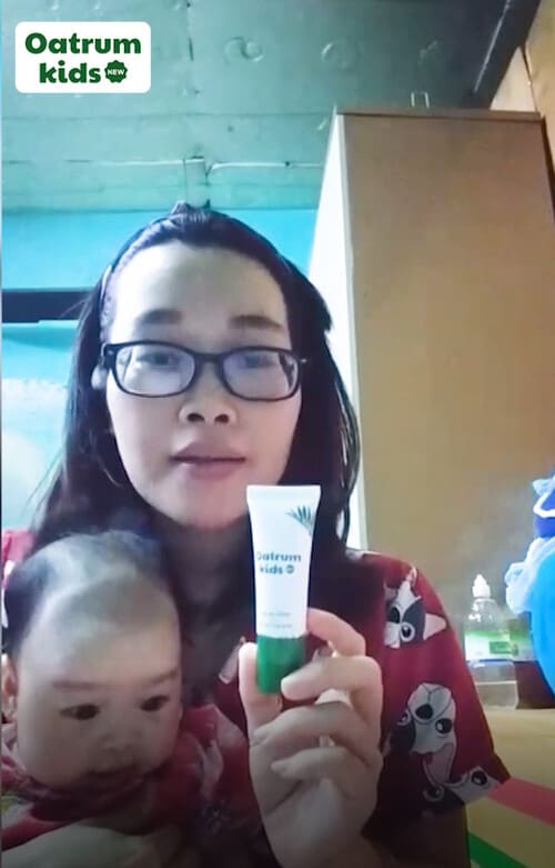 Gel đa năng Oatrum Kids New chính là “bảo bối” giúp mẹ Hoàng Oanh đánh bay chàm sữa cho bé Võ Yến chỉ sau 3-4 ngày sử dụng