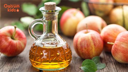  Mẹ có thể sử dụng dấm táo để làm dịu cơn sốt của trẻ