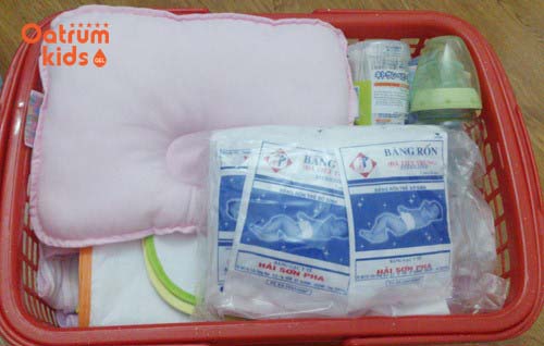  Đồ của mẹ cũng cẩm đảm bảo đủ các đồ sinh hoạt cá nhân.