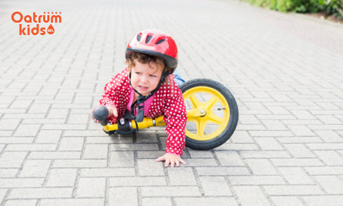 Va quyệt do ngã xe có thể khiến trẻ bị trầy xước vùng kín