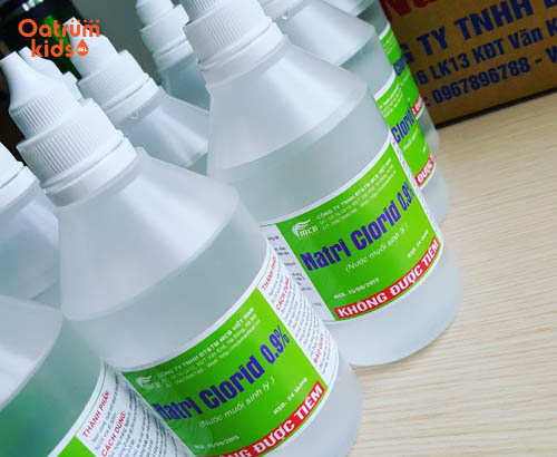 Rửa vết thương hàng ngày bằng dung dịch NaCl 0,9%