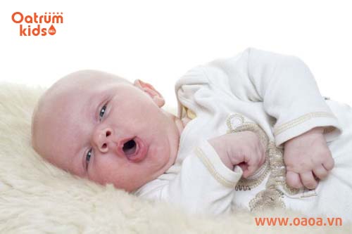 Trẻ có thể bị viêm phổi, viêm đường hô hấp khi mẹ dùng phấn rôm trị hăm