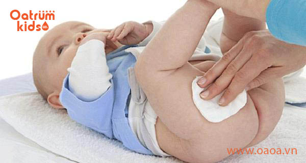 Vệ sinh sạch sẽ giúp hăm tã “không có cửa” đến gần trẻ - Phòng ngừa hăm tã