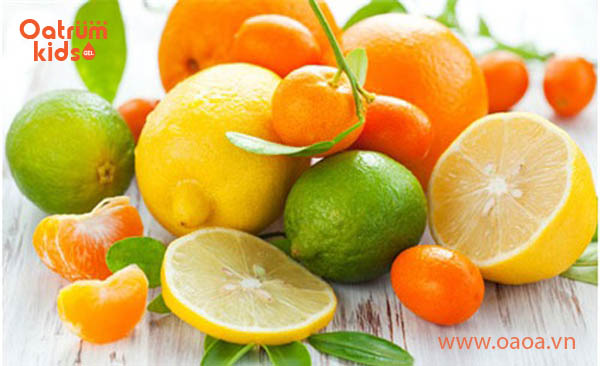 Hoa quả giàu axit sẽ khiến thành phần phân của trẻ thay đổi - Phòng ngừa hăm tã