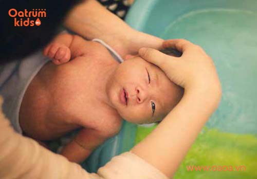 Vệ sinh sạch sẽ là chìa khóa giúp trị mụn nhọt ở trẻ