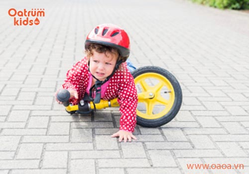 Chăm sóc vết trầy xước ở vùng kín của trẻ như thế nào?